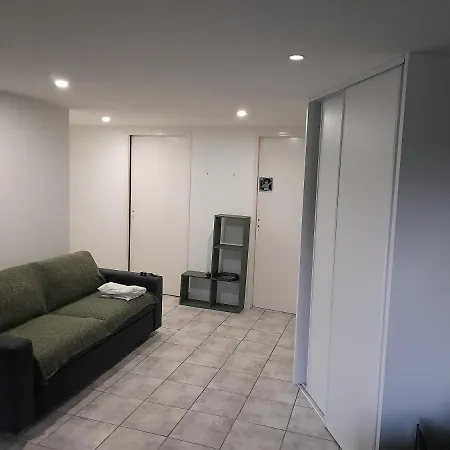 A 5 Mns Du Puy De Dome Avec Vue Imprenable Studio Rez De Jardin 24M2 Neuf A Laschamps Saint-Genès-Champanelle Exterior foto