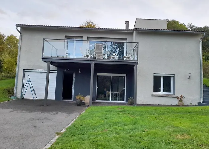 A 5 Mns Du Puy De Dome Avec Vue Imprenable Studio Rez De Jardin 24M2 Neuf A Laschamps