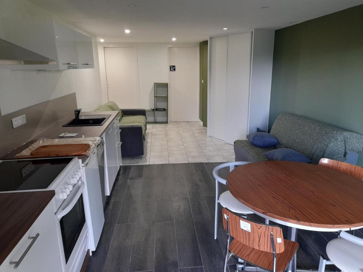 A 5 Mns Du Puy De Dome Avec Vue Imprenable Rez De Jardin 24m2 Neuf A Laschamps Apartamento Saint-Genès-Champanelle