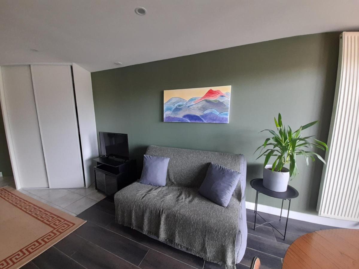 A 5 Mns Du Puy De Dome Avec Vue Imprenable Rez De Jardin 24m2 Neuf A Laschamps * Saint-Genès-Champanelle